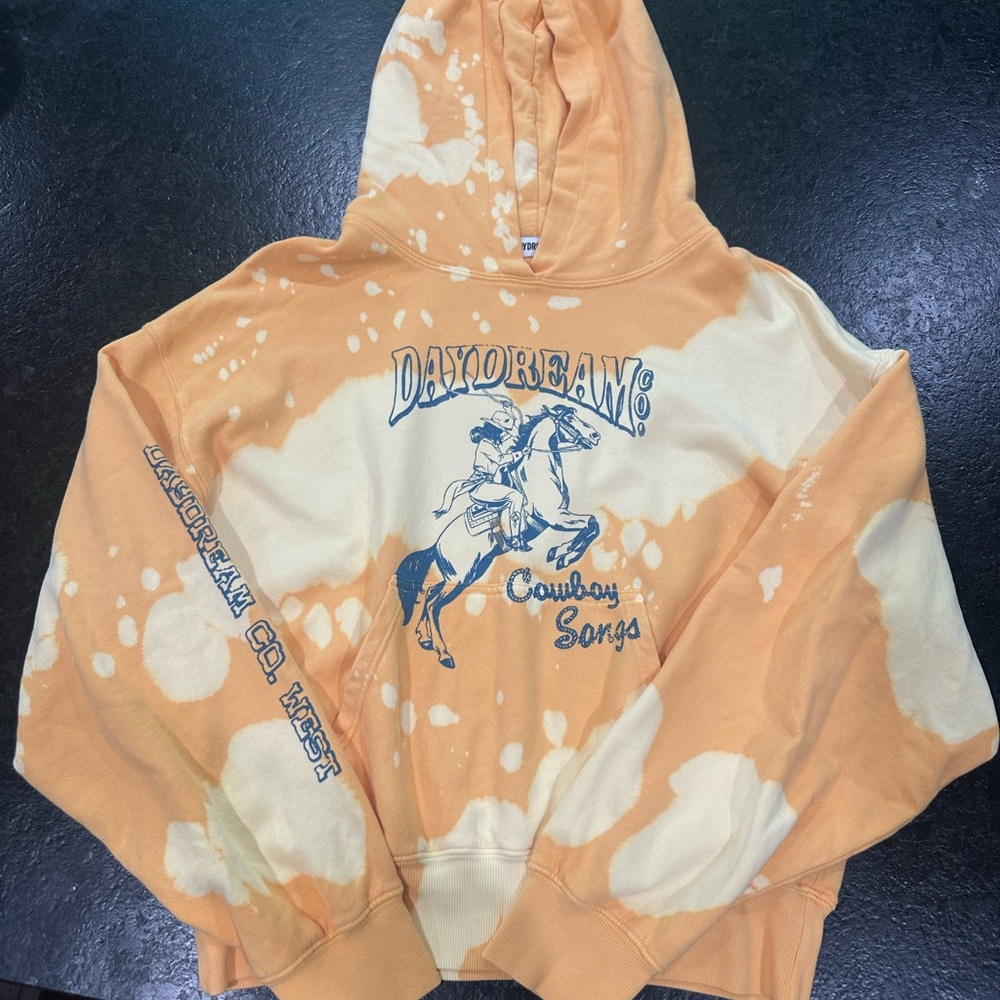 Cropped Daydremerla Hoodie